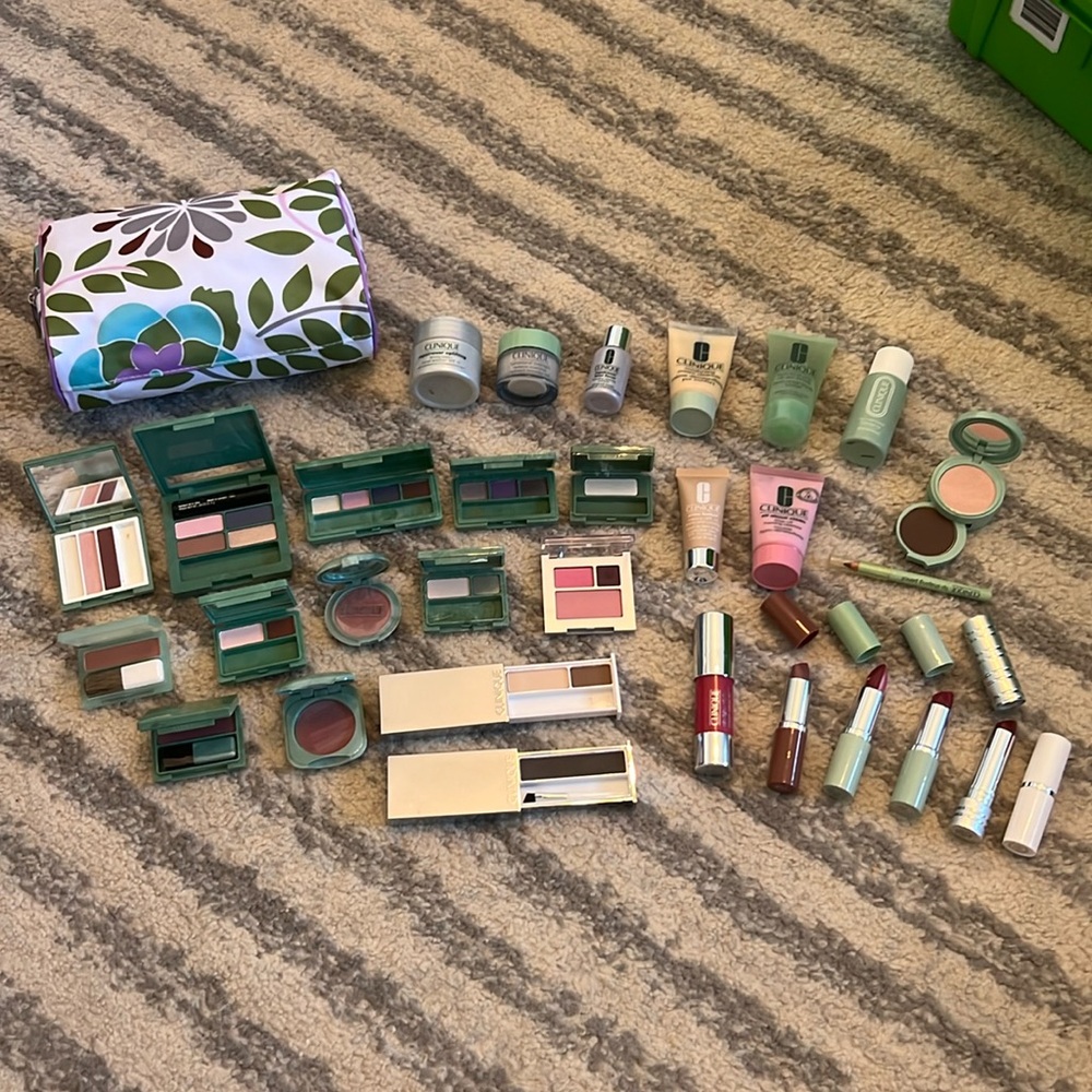 Brand New Clinique Make Up Assortment and Make Up Bag